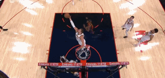 😂顺手的事！亚历山大不满判罚随手对约基奇犯规&雷霆挑战失败